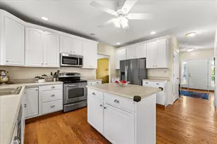 506 Riverbend Blvd, Mahomet, IL 61853 - Photo 8