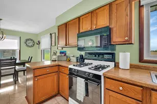 2062 W Garden Dr, Kankakee, IL 60901 - Photo 10