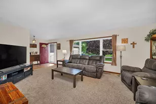 2062 W Garden Dr, Kankakee, IL 60901 - Photo 6
