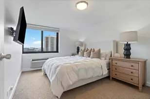 1221 N Dearborn St, Chicago, IL 60610 - Photo 16