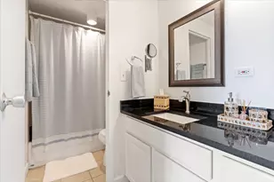 1221 N Dearborn St, Chicago, IL 60610 - Photo 18