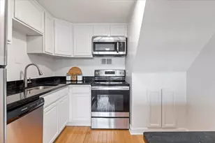 1221 N Dearborn St, Chicago, IL 60610 - Photo 10