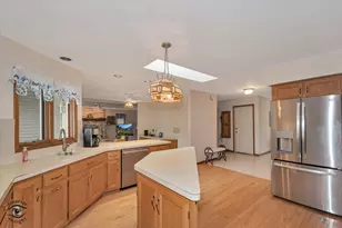 233 Goldenwood Ct, Aurora, IL 60502 - Photo 14