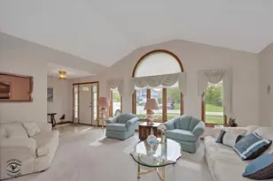 233 Goldenwood Ct, Aurora, IL 60502 - Photo 6