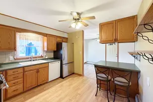 527 Timber Hills Dr, Freeport, IL 61032 - Photo 10