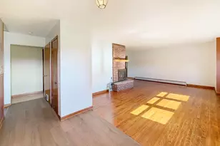 527 Timber Hills Dr, Freeport, IL 61032 - Photo 4