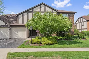 228 Brookside Ln, Willowbrook, IL 60527 - Photo 1