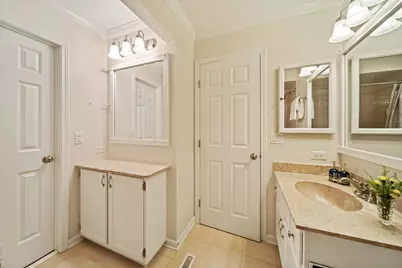 228 Brookside Lane #B, Willowbrook, IL 60527 - Photo 18