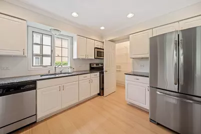 228 Brookside Lane #B, Willowbrook, IL 60527 - Photo 10