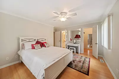 228 Brookside Lane #B, Willowbrook, IL 60527 - Photo 14