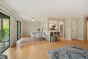 228 Brookside Ln, Willowbrook, IL 60527 - Photo 4