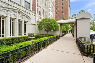 2440 N Lakeview Ave, Chicago, IL 60614 - Photo 2