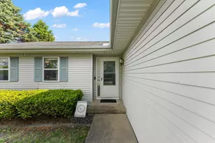 3114 Valerie Dr, Champaign, IL 61822 - Photo 4
