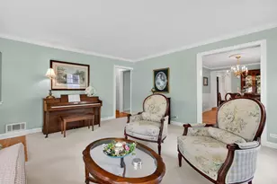 367 N La Londe Ave, Lombard, IL 60148 - Photo 6