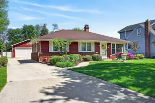 367 N La Londe Ave, Lombard, IL 60148 - Photo 2