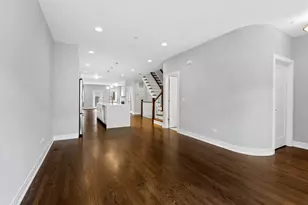 3231 S Shields Ave, Chicago, IL 60616 - Photo 8
