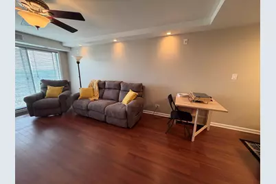 5400 Walnut Avenue #803, Downers Grove, IL 60515 - Photo 2