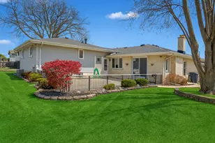 8226 Bob O Link Rd, Orland Park, IL 60462 - Photo 2