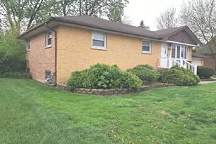 5517 W 83rd Pl W, Burbank, IL 60459 - Photo 2