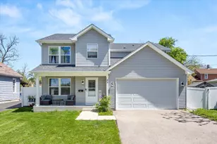 24 Rose St, Aurora, IL 60505 - Photo 1
