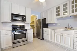 0N024 Ambleside Dr, Winfield, IL 60190 - Photo 6