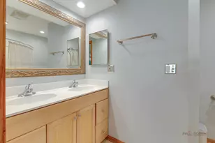 918 Bedford Ln, Libertyville, IL 60048 - Photo 16