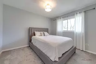 918 Bedford Ln, Libertyville, IL 60048 - Photo 18