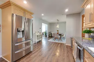 918 Bedford Ln, Libertyville, IL 60048 - Photo 8