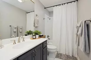 2533 E Chesapeake Pl, Westchester, IL 60154 - Photo 16