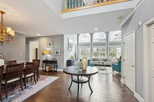 2533 E Chesapeake Pl, Westchester, IL 60154 - Photo 2