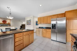958 W Stonehedge Dr, Addison, IL 60101 - Photo 16