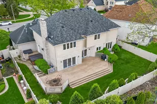 958 W Stonehedge Dr, Addison, IL 60101 - Photo 4
