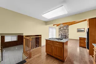 2042 W Spring Ridge Dr, Arlington Heights, IL 60004 - Photo 6