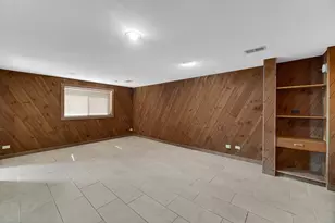 2042 W Spring Ridge Dr, Arlington Heights, IL 60004 - Photo 18
