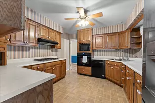 1606 Dobbins Dr, Champaign, IL 61821 - Photo 14