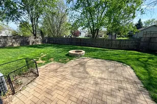 2338 Woodview Ln, Naperville, IL 60565 - Photo 12