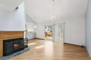 2032 Teton Pkwy, Algonquin, IL 60102 - Photo 2