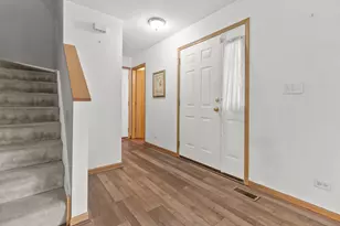 819 Casey Ln, Harvard, IL 60033 - Photo 4