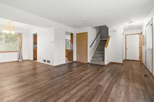 819 Casey Ln, Harvard, IL 60033 - Photo 6