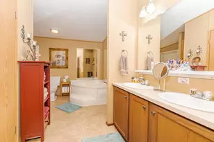 1129 11th St, Bloomington, IL 61704 - Photo 30