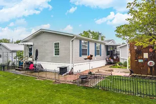1129 11th St, Bloomington, IL 61704 - Photo 52