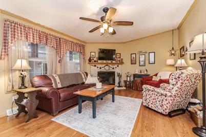 1129 11th Street, Bloomington, IL 61704 - Photo 2