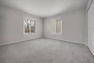 1634 Vermont Dr, Elk Grove Village, IL 60007 - Photo 12