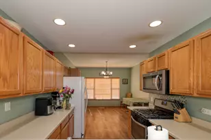 653 E Willow St, Elburn, IL 60119 - Photo 10