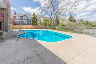 5600 Astor Ln, Rolling Meadows, IL 60008 - Photo 18