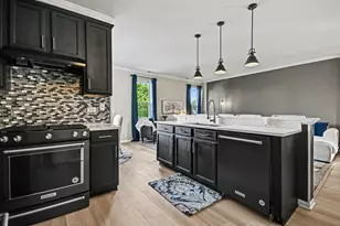 1033 Heron Cir, Joliet, IL 60431 - Photo 10