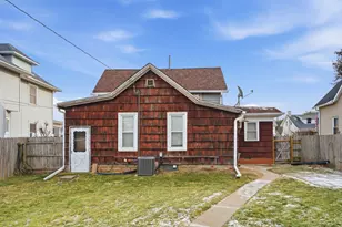 411 39th St, Moline, IL 51265 - Photo 14