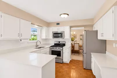 140 Copperwood Drive, Buffalo Grove, IL 60089 - Photo 12