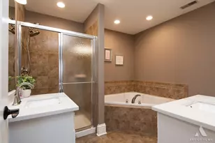 1139 James Peter Ct, Darien, IL 60561 - Photo 18