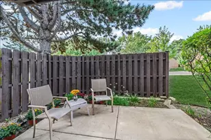 44 Kings Ct, Westchester, IL 60154 - Photo 18